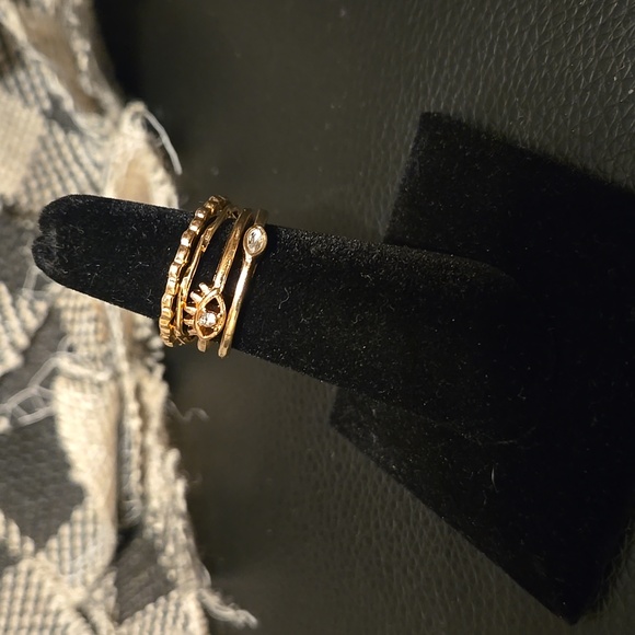 Set Of 4 Gold Stackable Rings - Picture 1 of 3